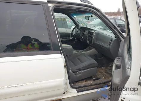 2002 Ford Explorer Sport Trac из США, поврежденный, VIN 1FMZU77E52UB97017